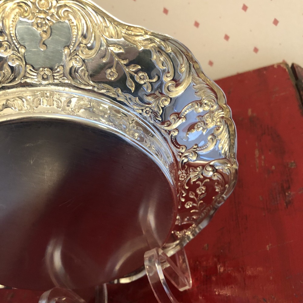 Wallace Grand Victorian Silverplate 1664 Wine Bottle Coaster Holder 8” Round