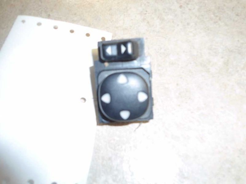 LEFT DOOR MIRROR SWITCH FITS 00-05 IMPALA 146261