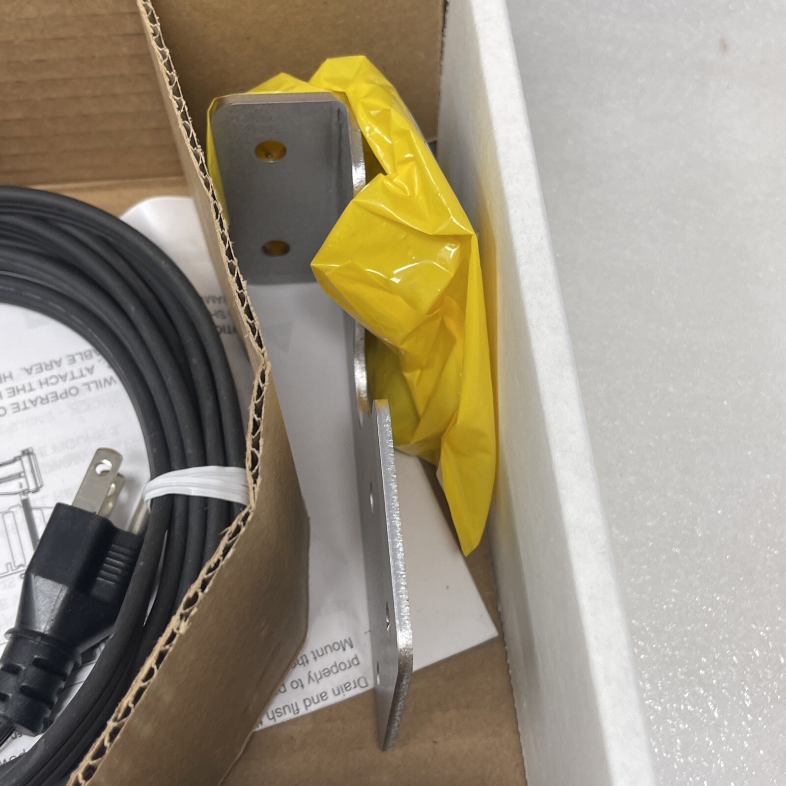 Phillips & Temro Zerostart Circulation Tank Heater, 1000W, 120 VAC, 3309041