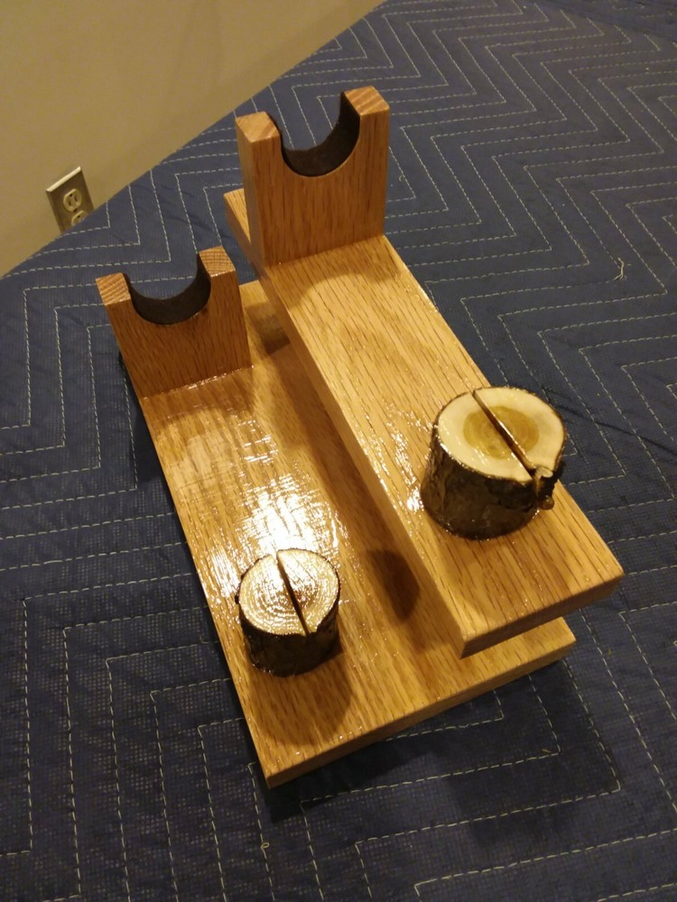 1--SOLID NORTHERN RED OAK DOUBLE KNIFE DISPLAY STAND