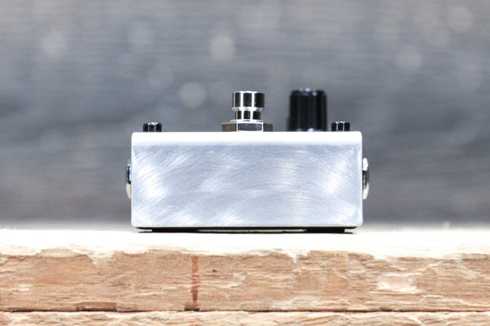 DigiTech FreqOut Natural Feedback Creator 7-Harmonic Feedback Types Effect Pedal