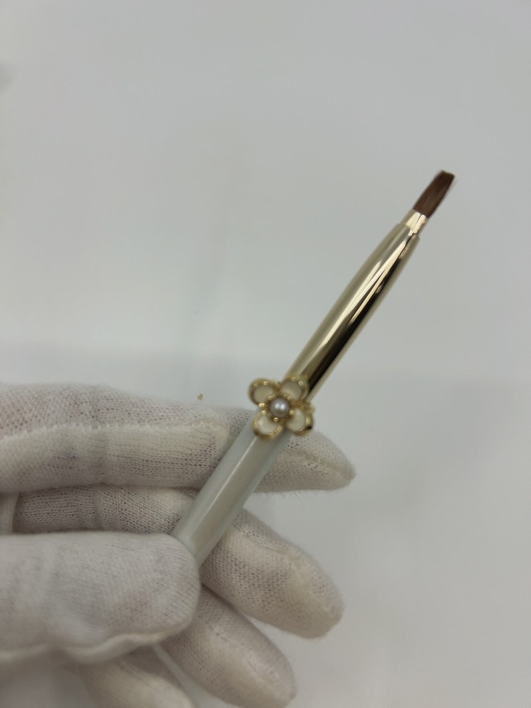 Mikimoto Pearl Makeup Lip Brush