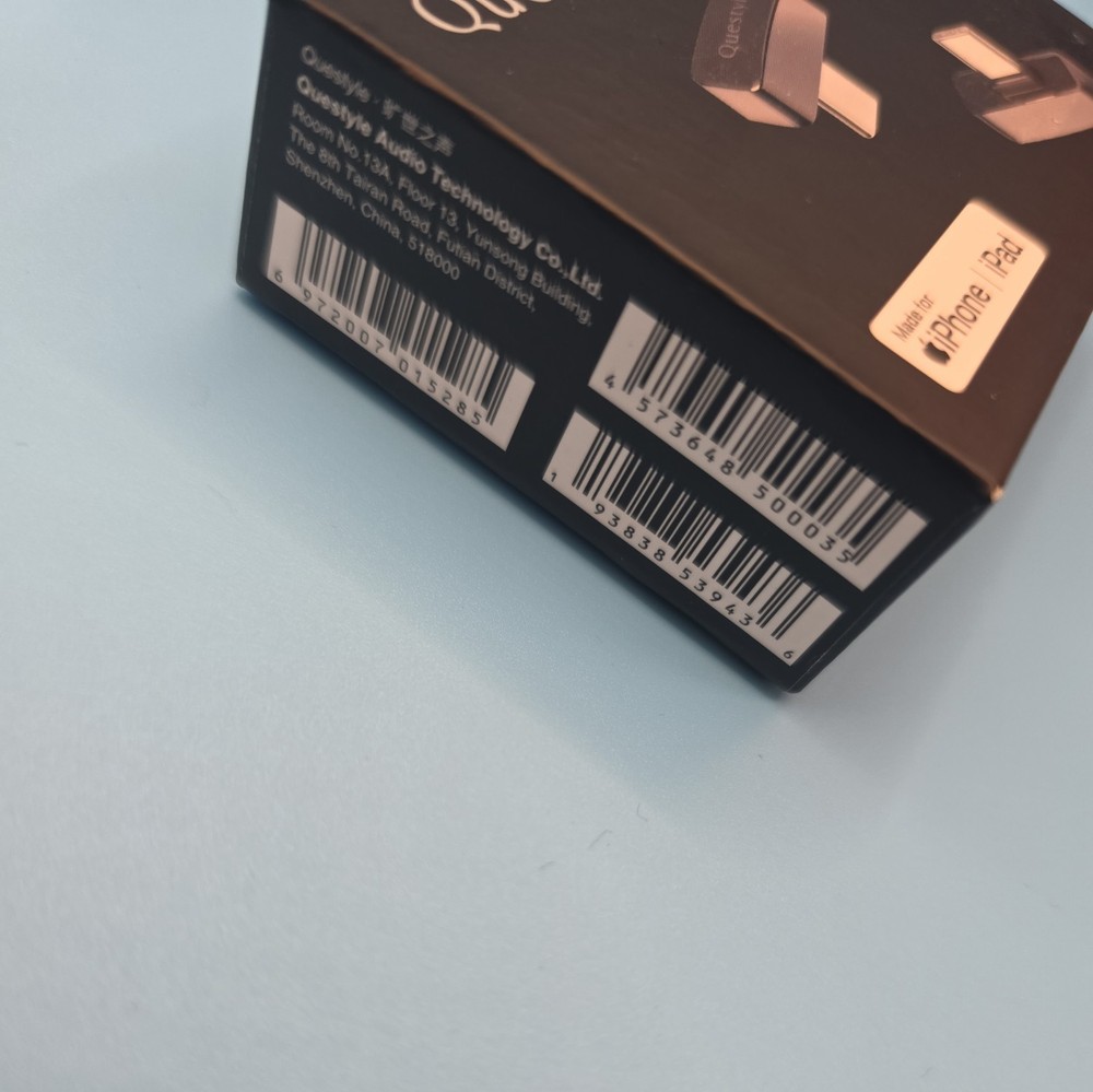 Questyle QCCDongle Pro Lossless Bluetooth TransmitterMfi Certified NEW open box