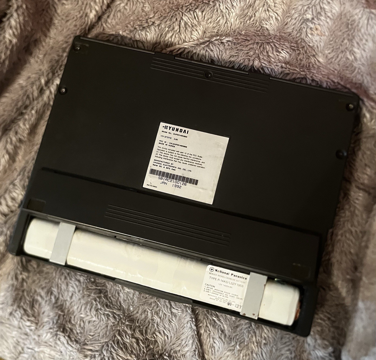 Hyundai Super-NB386S Vintage Laptop with Carrying Case & Panaonic Battery