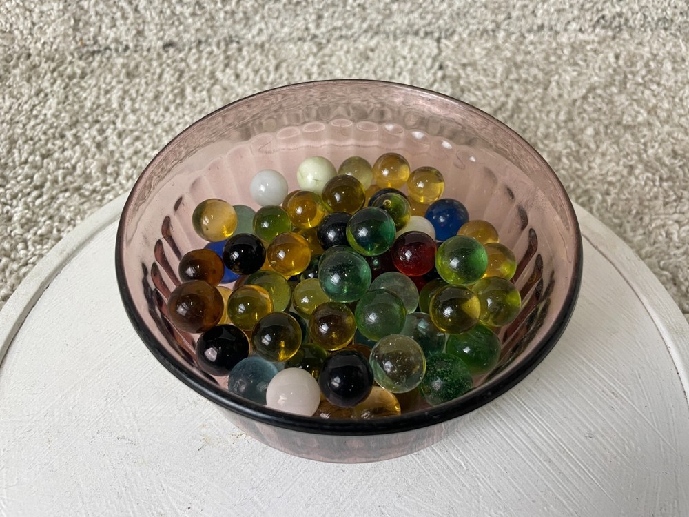 Assorted Marbles Translucent w/ Pyrex Amethyst Ribbed Glass Bowl Multicolor