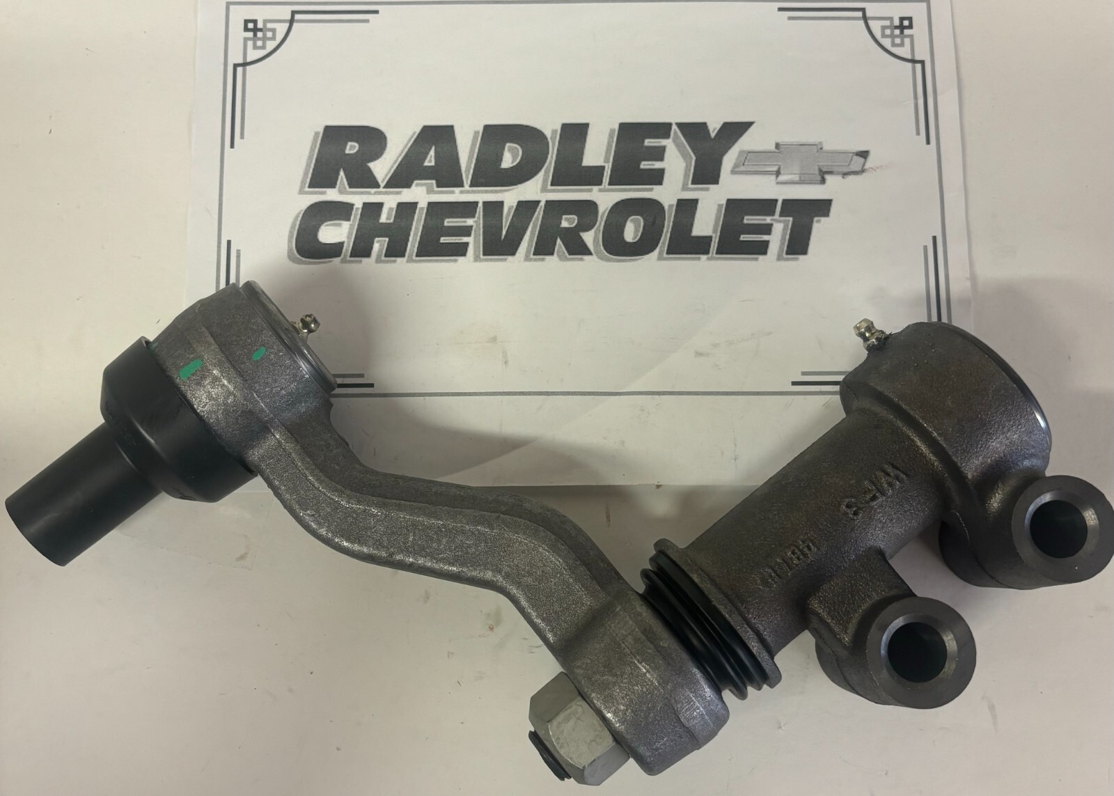 NEW GM OEM 20-21 SIERRA 2500 HD STEERING GEAR LINKAGE- IDLER ARM GMC 84467788