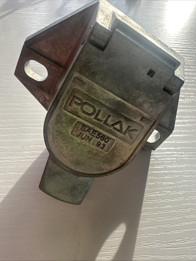 POLLAK 11-720EP  7-WAY CONNECTOR SOCKET WITH SOLID PINS