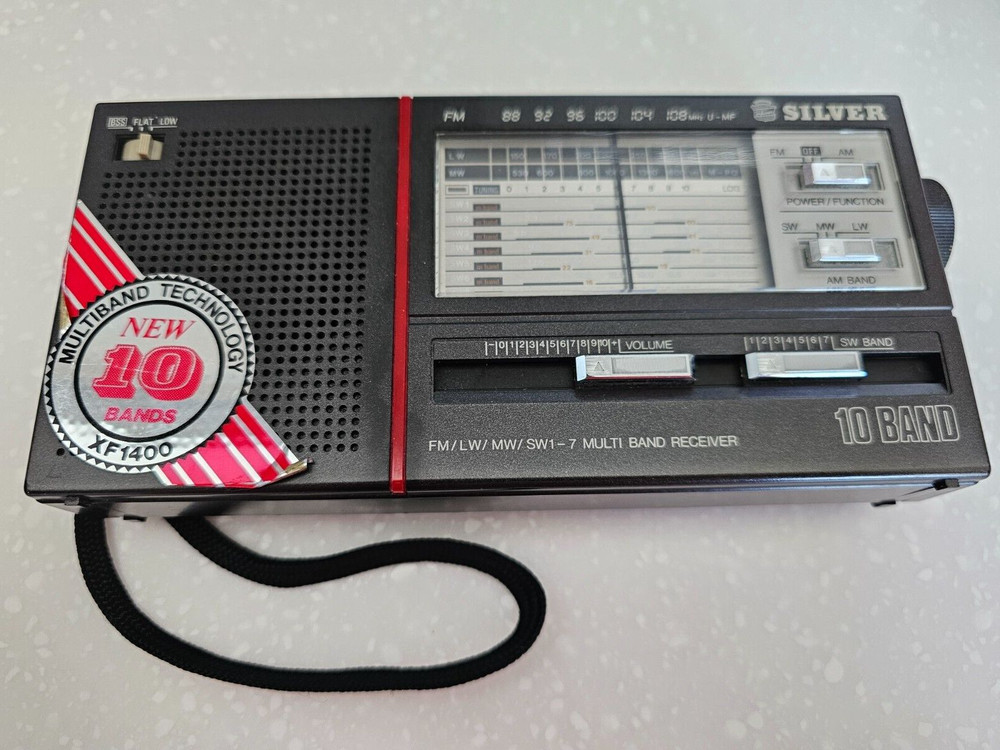 Radio Silver XF2400