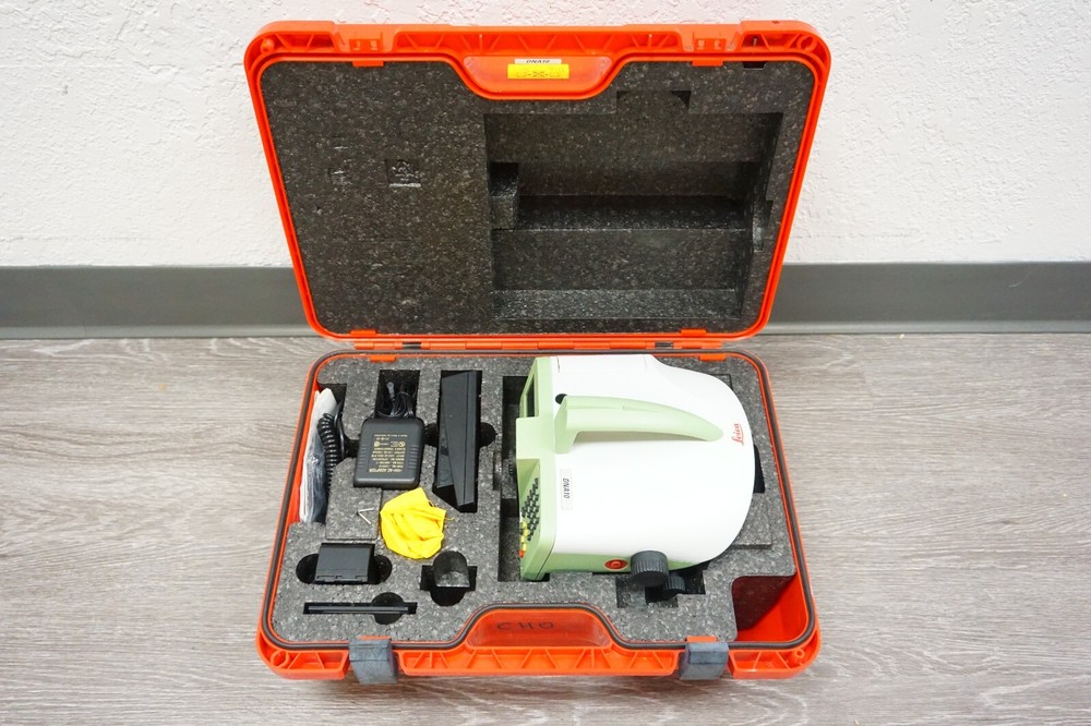 LEICA DNA10 0.9mm Accuracy Automatic Digital Auto Level Staff