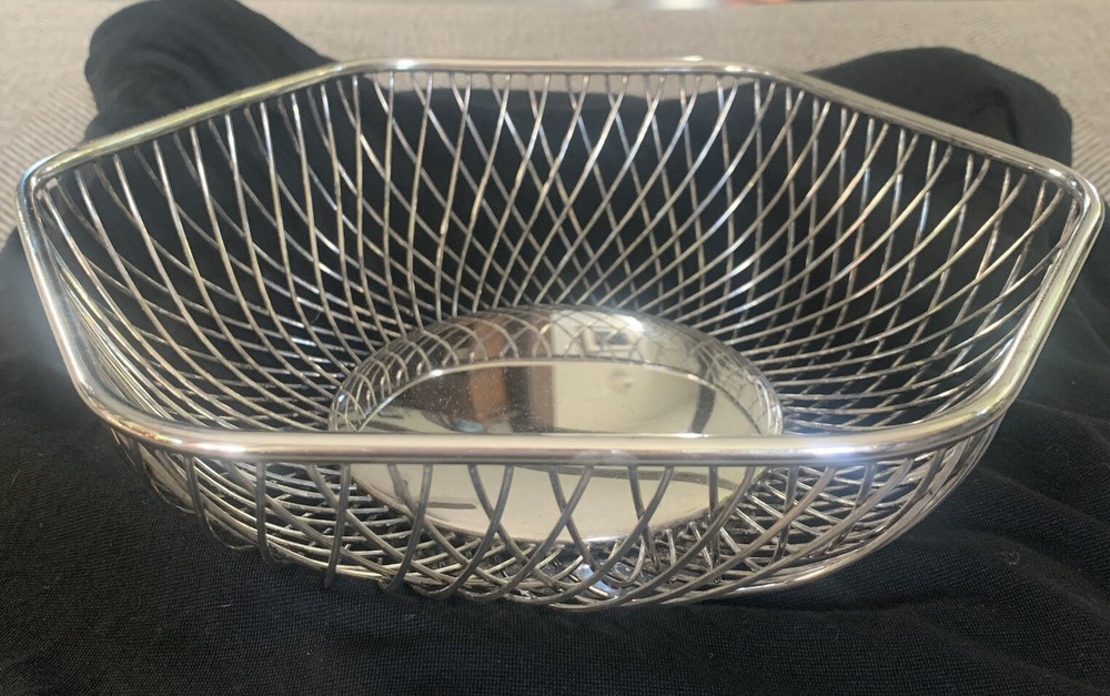 Vintage Gorham YC 746 Silverplated Hexagon Wire Fruit/Bread Basket