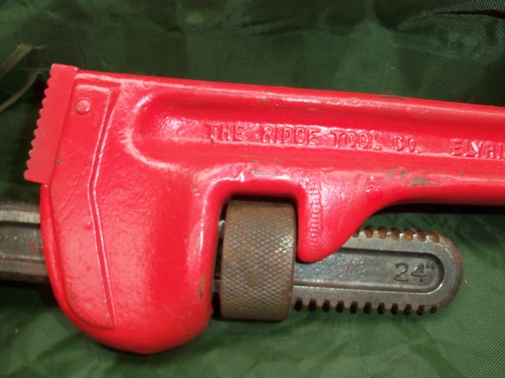 RIDGID 24" HEAVY DUTY PIPE WRENCH