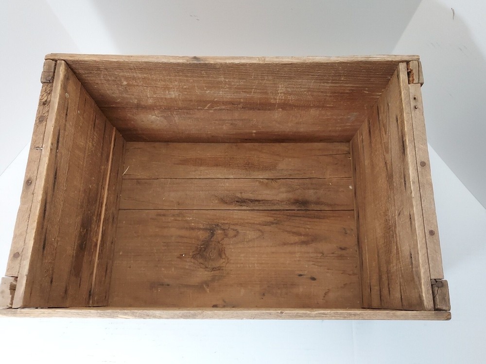 Dynamite Crate Vintage, Illinois Power Mfg.