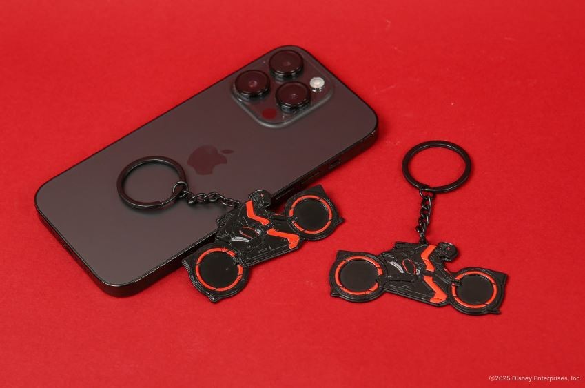 Disney Parks 2025 Tron Ares Metal Keychain keyring "Korea Limited" FREE SHIPPING