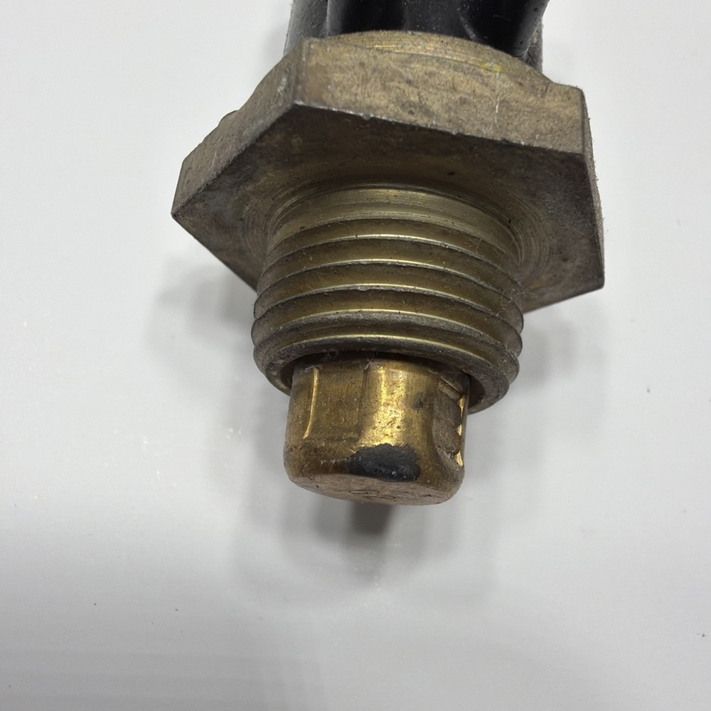 Borg Warner EC912 - Vacuum Switch