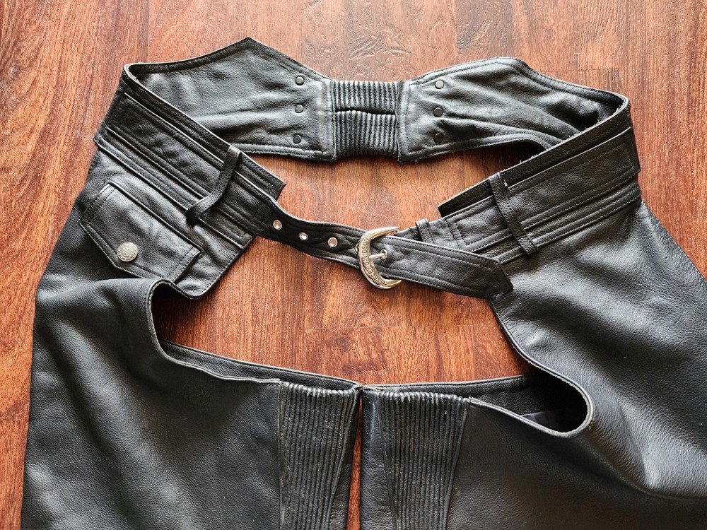 HARLEY-DAVIDSON LEATHER BLACK CHAPS SIZE MEDIUM USED