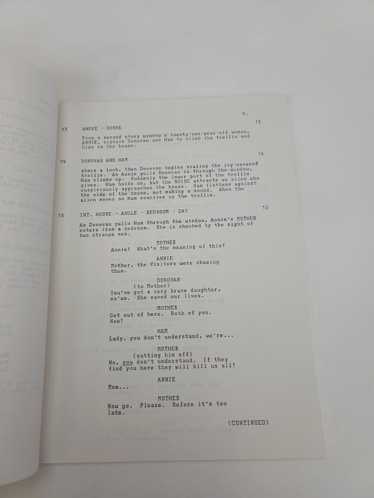 V / David Braff 1984 TV Script, Michael Wright & Robert Englund "Breakout"