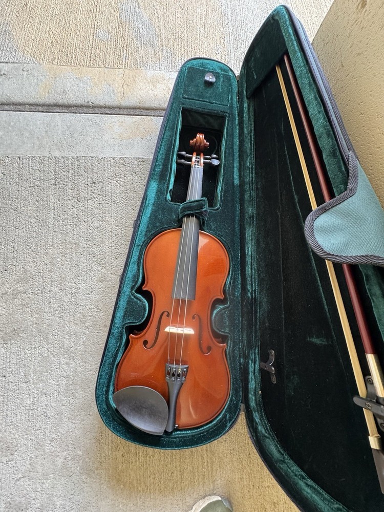 Nova Student Violin Outfit With 2 Bows
