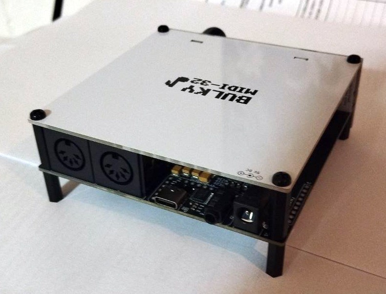 BulkyMIDI-32 White Version - MT-32 Emulator & Modular MIDI Interface