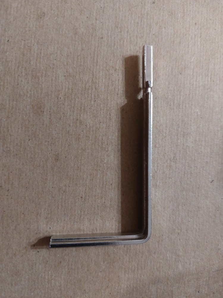 Mosler 107 Series Safe lock change key  USED