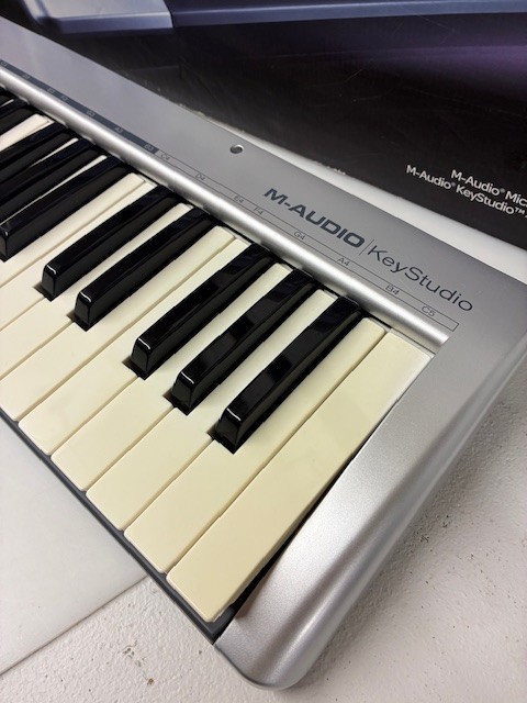 Avid M-Audio Key Studio 49 Key Midi Keyboard Controller- Never Used