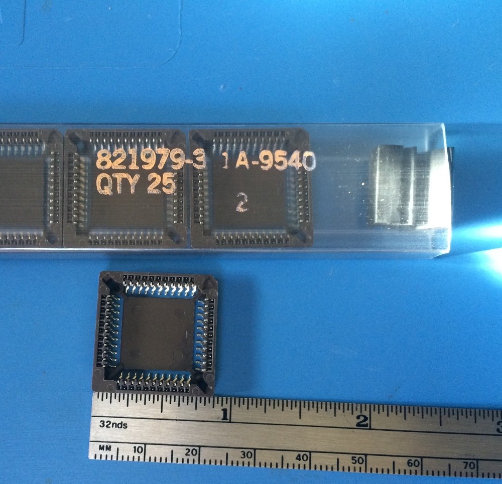 821979-3 AMP CONNECTOR 44 POSITION IC SOCKET PLCC SMT