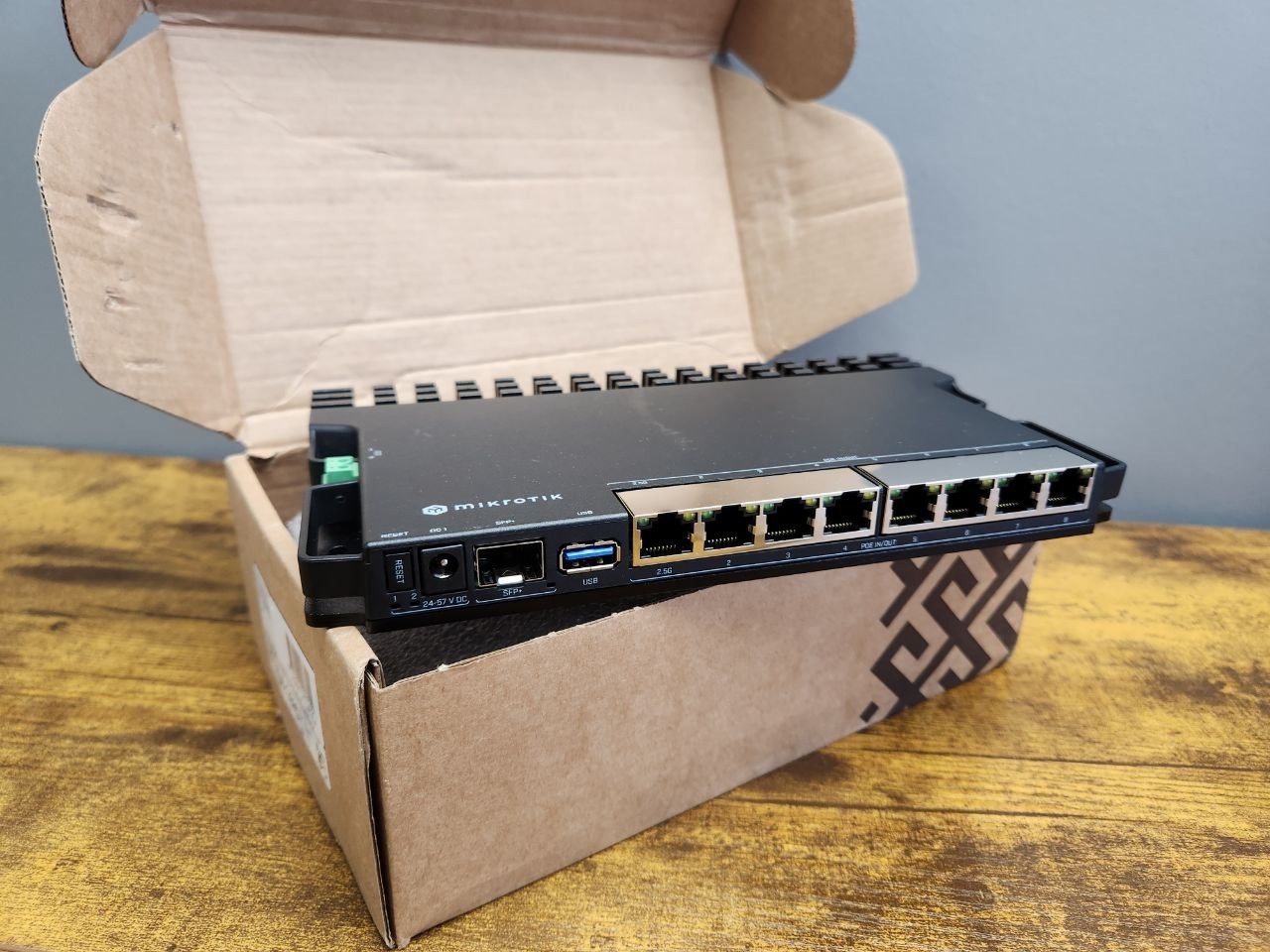 MikroTik RB5009UPr+S+in 1.4GHz 1GB 7xGb 1x2.5Gb 1xSFP+