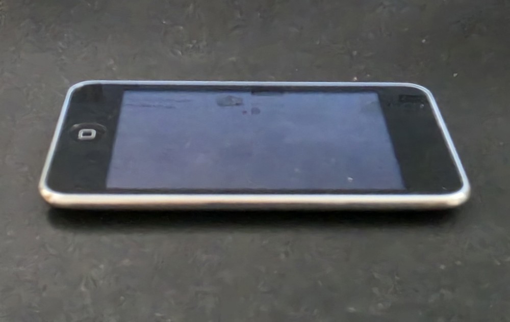 Apple iPod Touch 3rd Generation 64GB Model A1318.