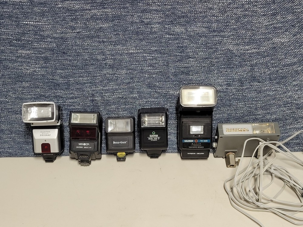 Lot of Camera Flashes UNTESTED