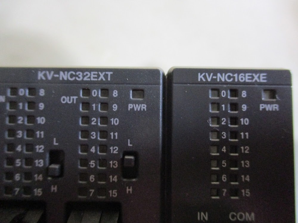 KEYENCE KV-EP02 KV-NC32EXT KV-NC16EXE PLC Modules Set USED