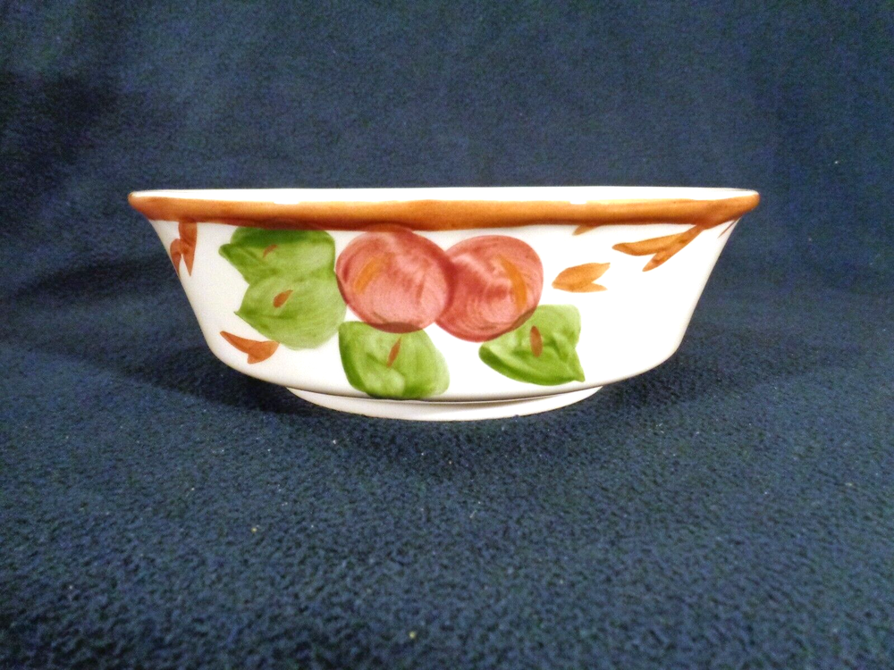 Franciscan Apple 8" Round Vegetable Bowl Made in England EUC