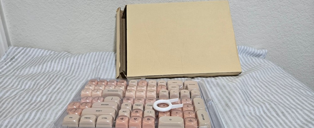 LOFREE HOT SWAPPABLE KEYCAPS