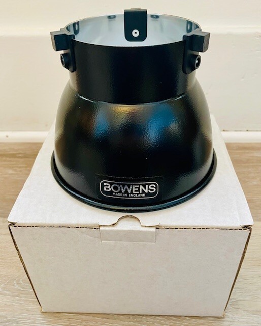 BOWENS BW-1885 S-TYPE WIDE ANGLE REFLECTOR SPILL KIT + UMBRELLA BRACKET