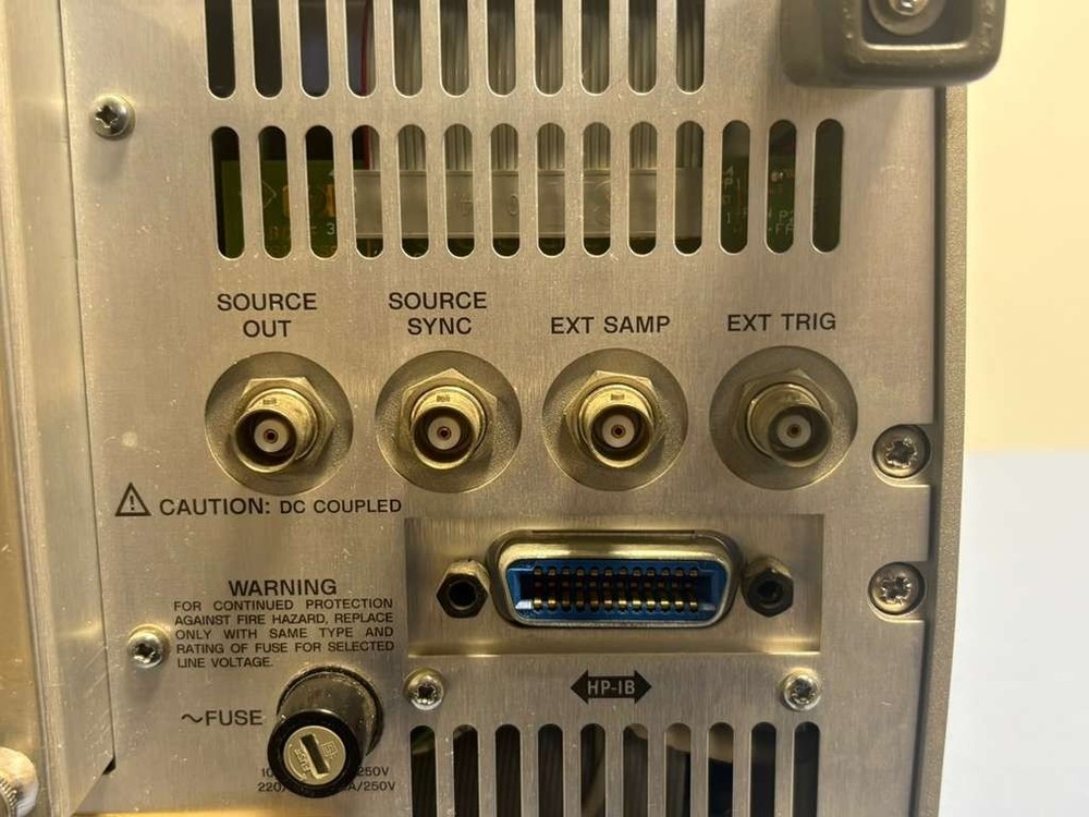 HP Hewlett Packard Dynamic Signal Analyzer Model 3561A