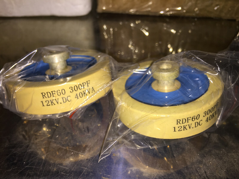 RDF60 300PF 12kV DC 40KVA High Frequency High Voltage Ceramic Capacitor 60MM