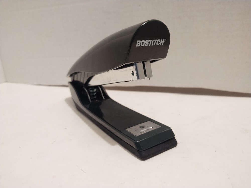 Stanley Bostitch B326 Antimicrobial Full Strip Desktop Stapler