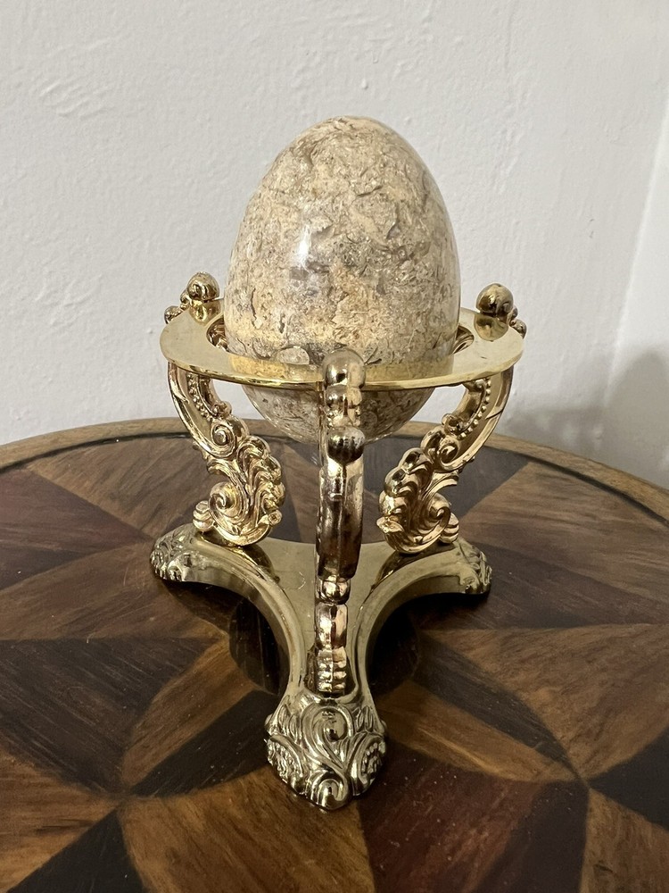 Godinger Stand With A Marble Egg