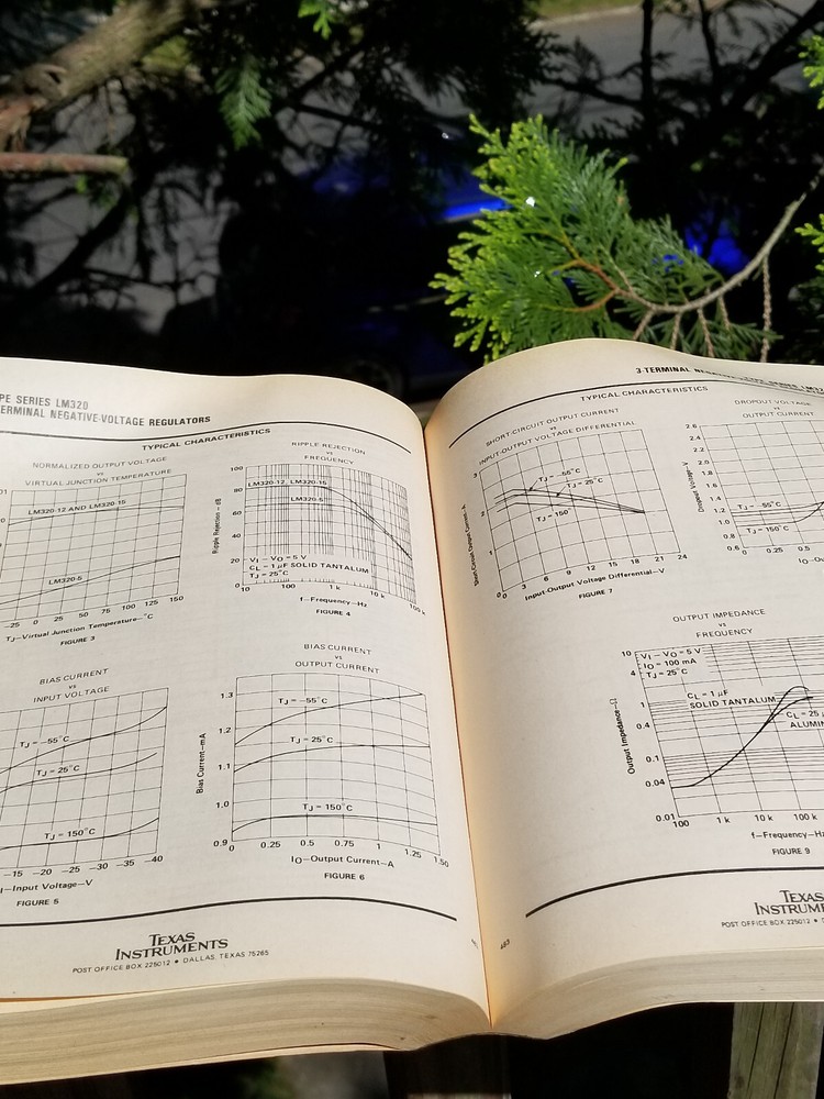 VINTAGE TEXAS INSTRUMENTS BOOK DATA ELECTRONIC MANUAL LINEAR CIRCUITS DATA 1984
