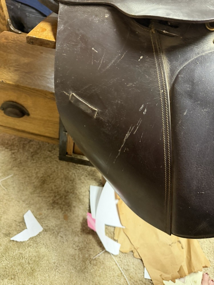 Silver Fox 17" English Saddle