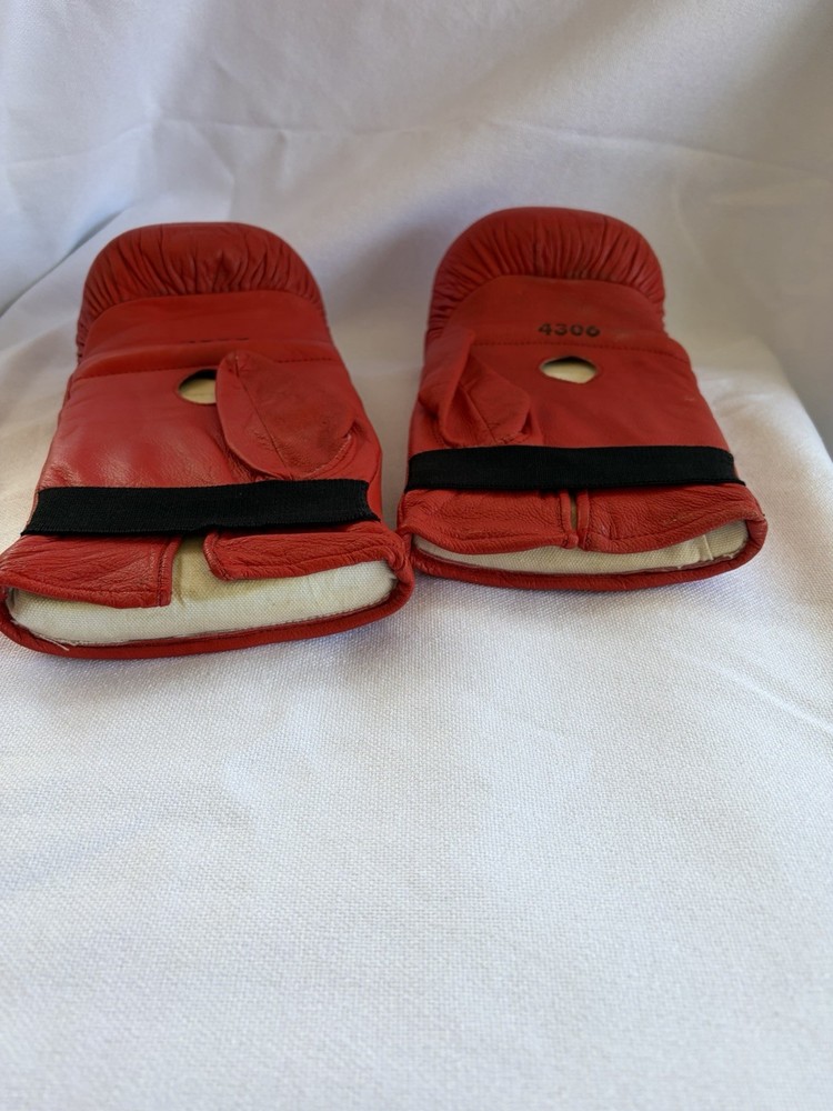 Everlast Laceless Boxing Gloves - Red