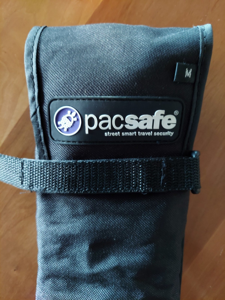 Pacsafe Explorer Medium Luggage Security System with 3 keys. Never Used