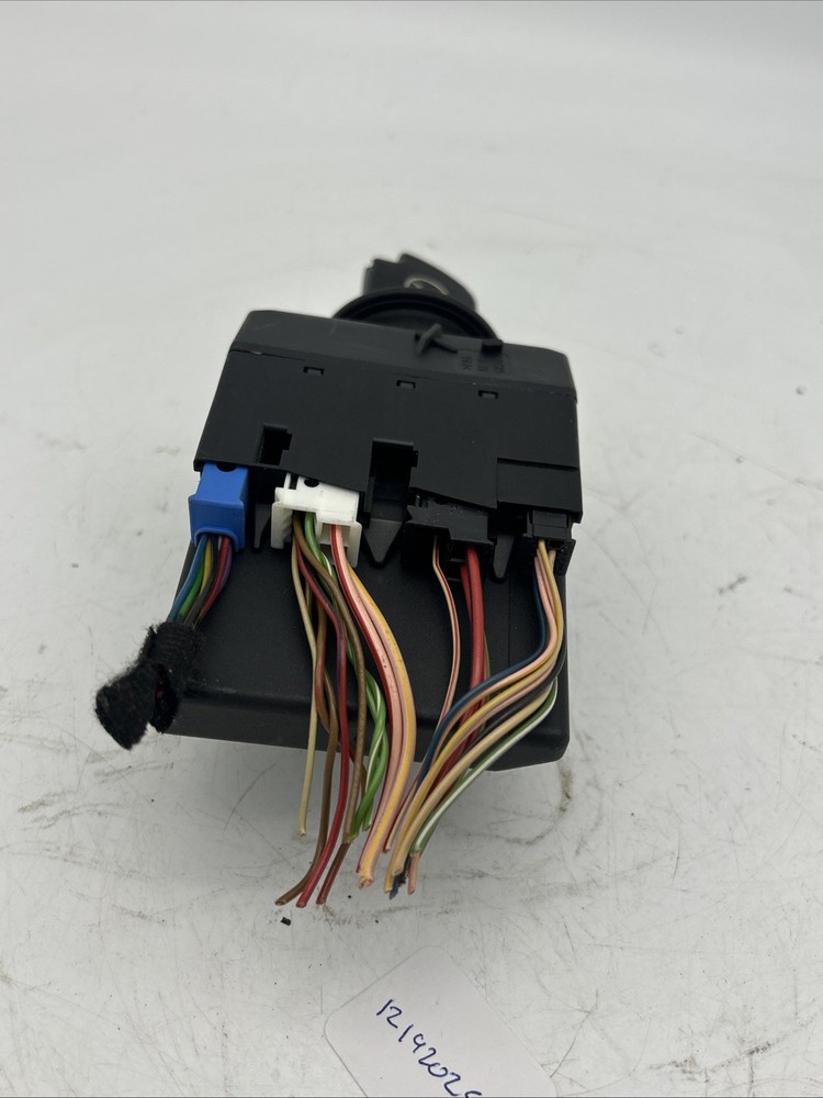 2001-2005 Mercedes C240 Ignition Switch Module Receiver Node W/ Key 2035450508