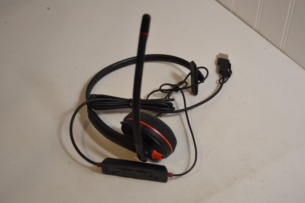 Plantronics C3210 USB-A & C Black Single Ear Headset