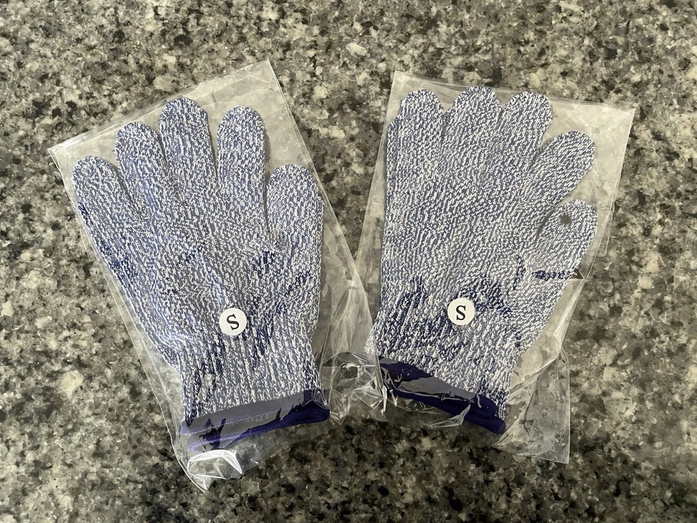 N + A Kid’s Cut Resistent Gloves Size Small