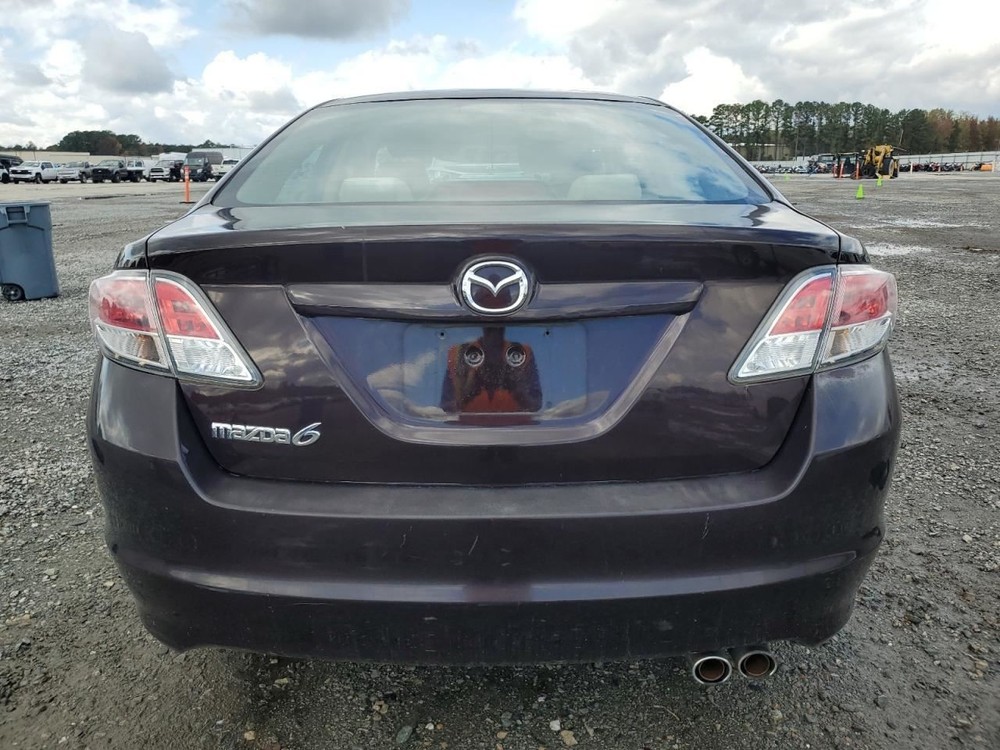 6 2011 Glove Box 4882914