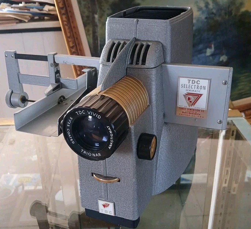 TDC SELECTRON SEMIMATIC MODEL 150 PROJECTOR