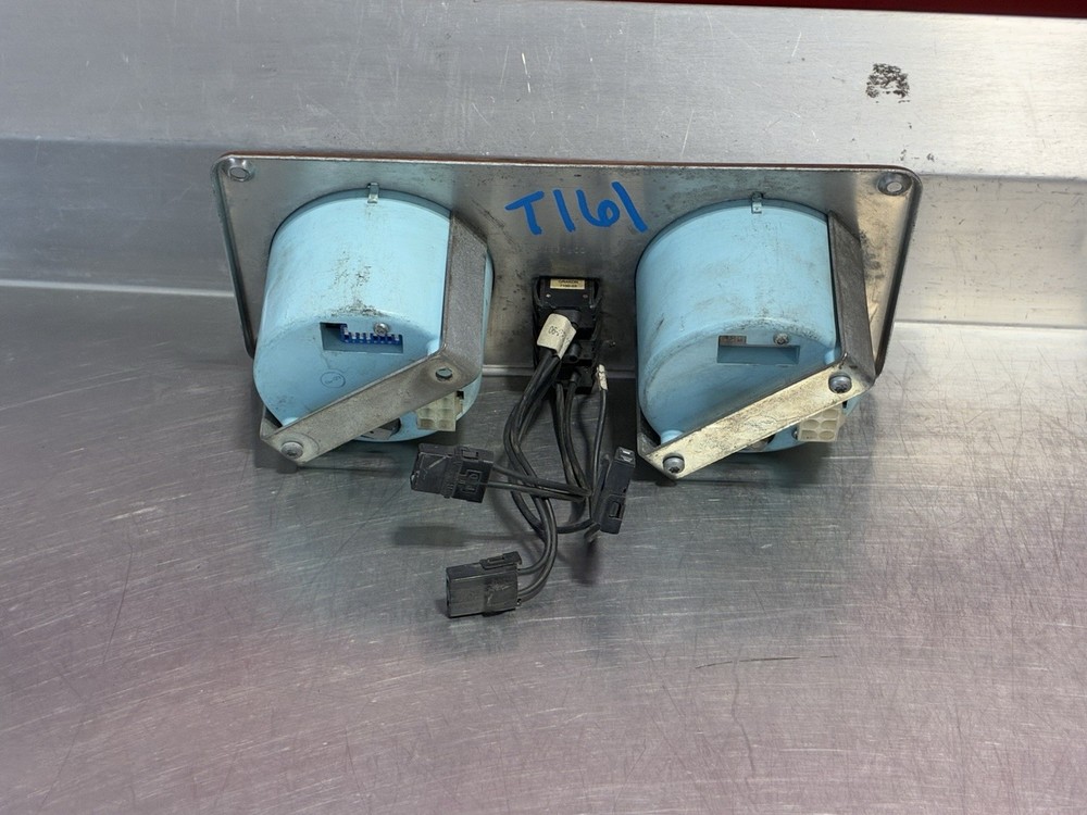 Freightliner Speedometer Instrument Cluster - P/N: 22 20981 007