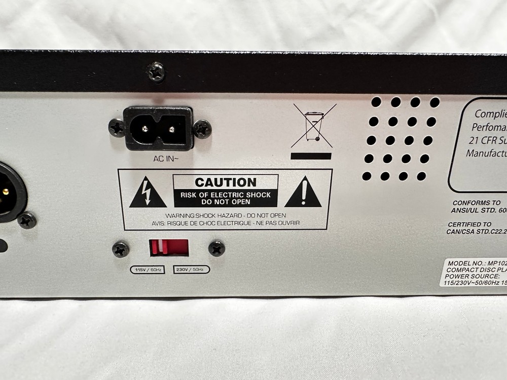 Numark MP102 Professional MP3 CD Player w/Rack Mount