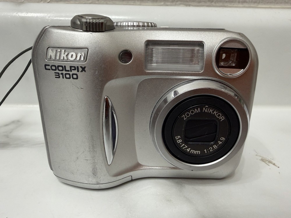 Nikon Coolpix E3100 Compact Digital Point & Shoot Camera 3.2MP 3X Zoom Untested