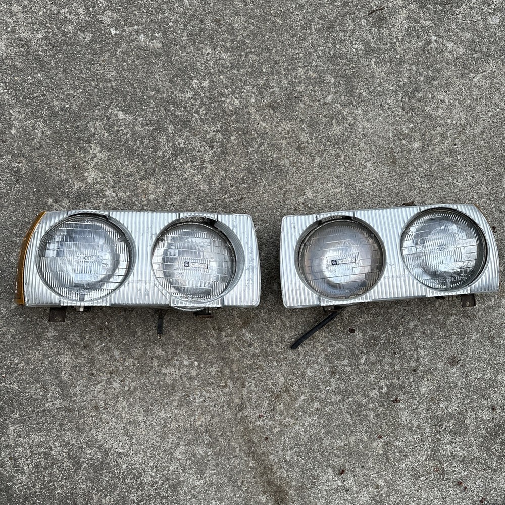 Audi 5000 main lights L/R
