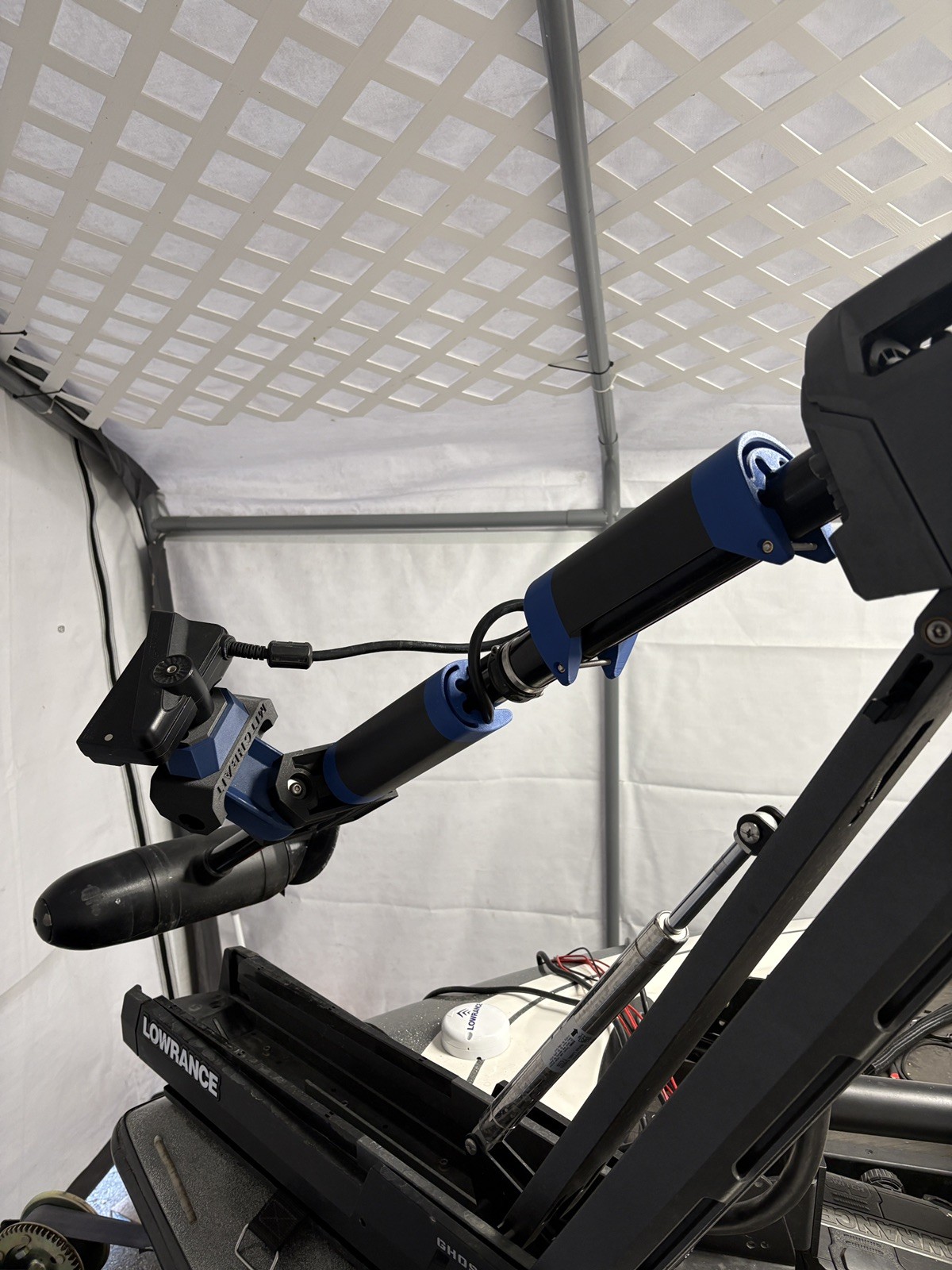 LOWRANCE Active Target 1 and 2 transducer 0 Degree Mount Ghost Trolling Motor